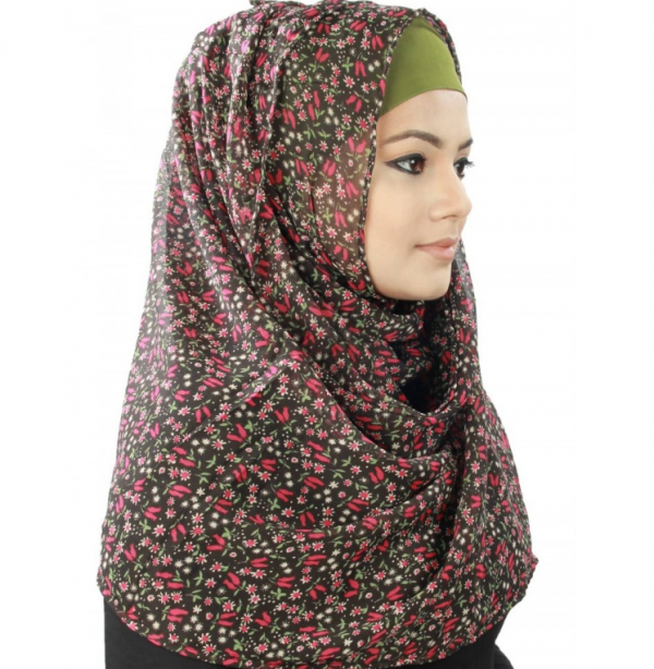 Hijab segi empat dengan pola bunga